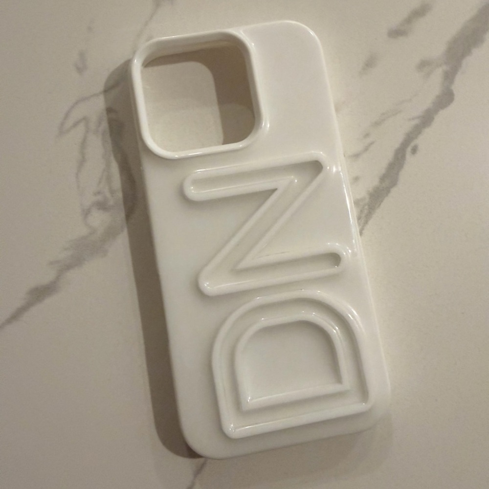 Brand new! iPhone 16 Pro Baublebar iPhone Case